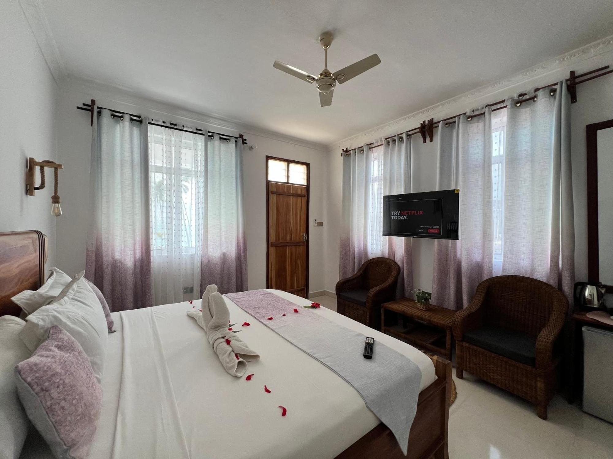 Front Hotel