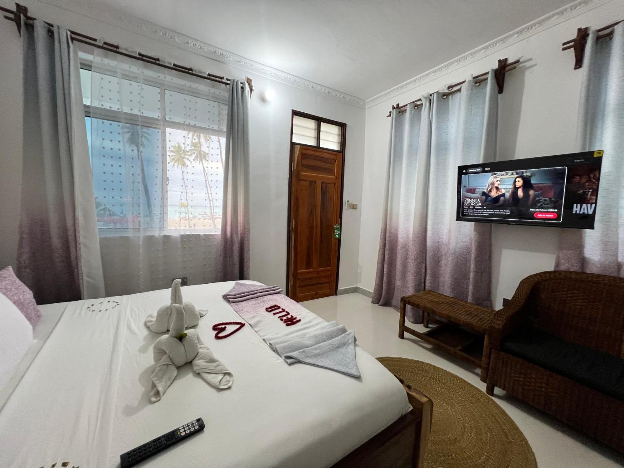 Front Hotel