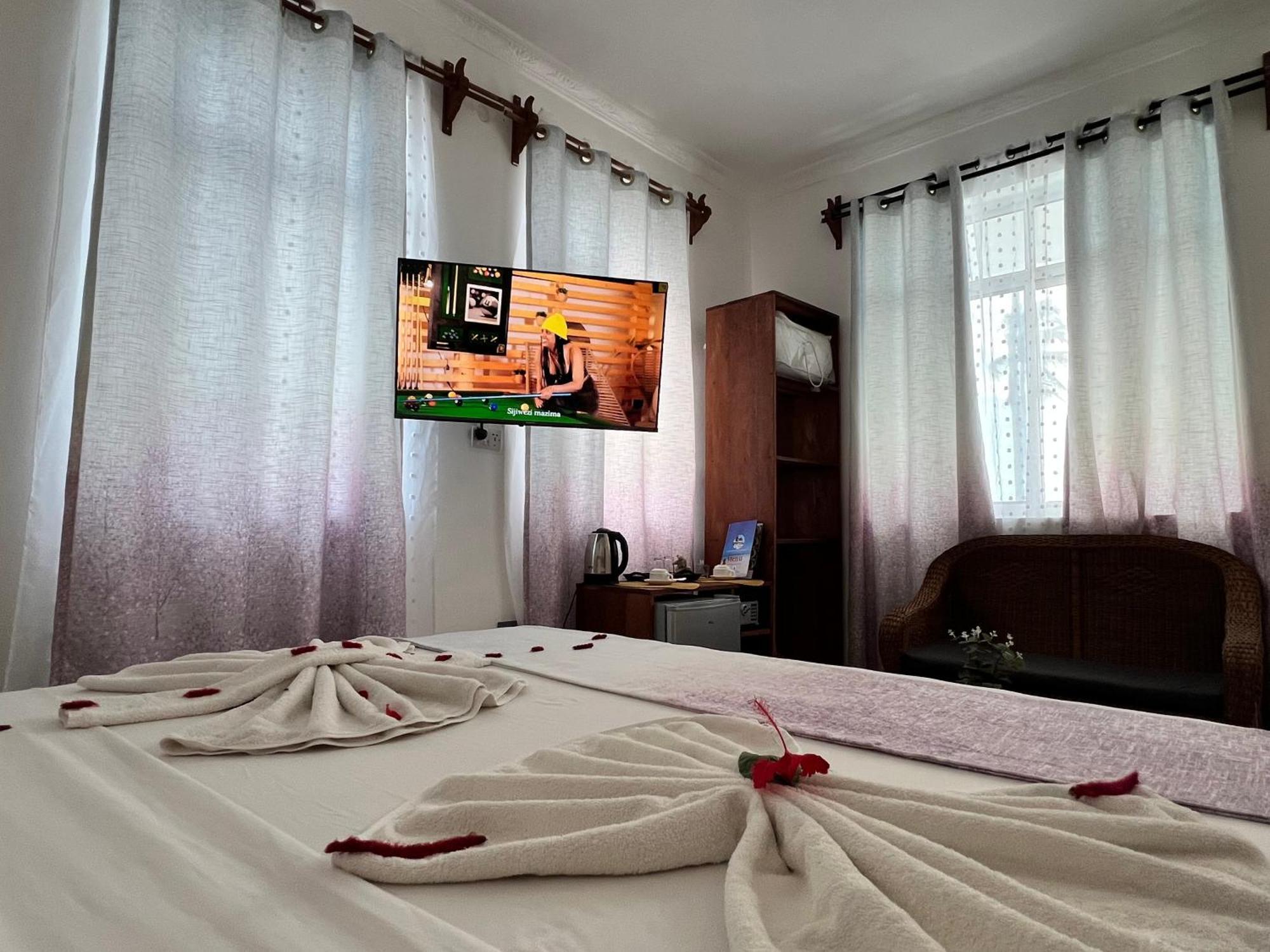 Готель Front 3*